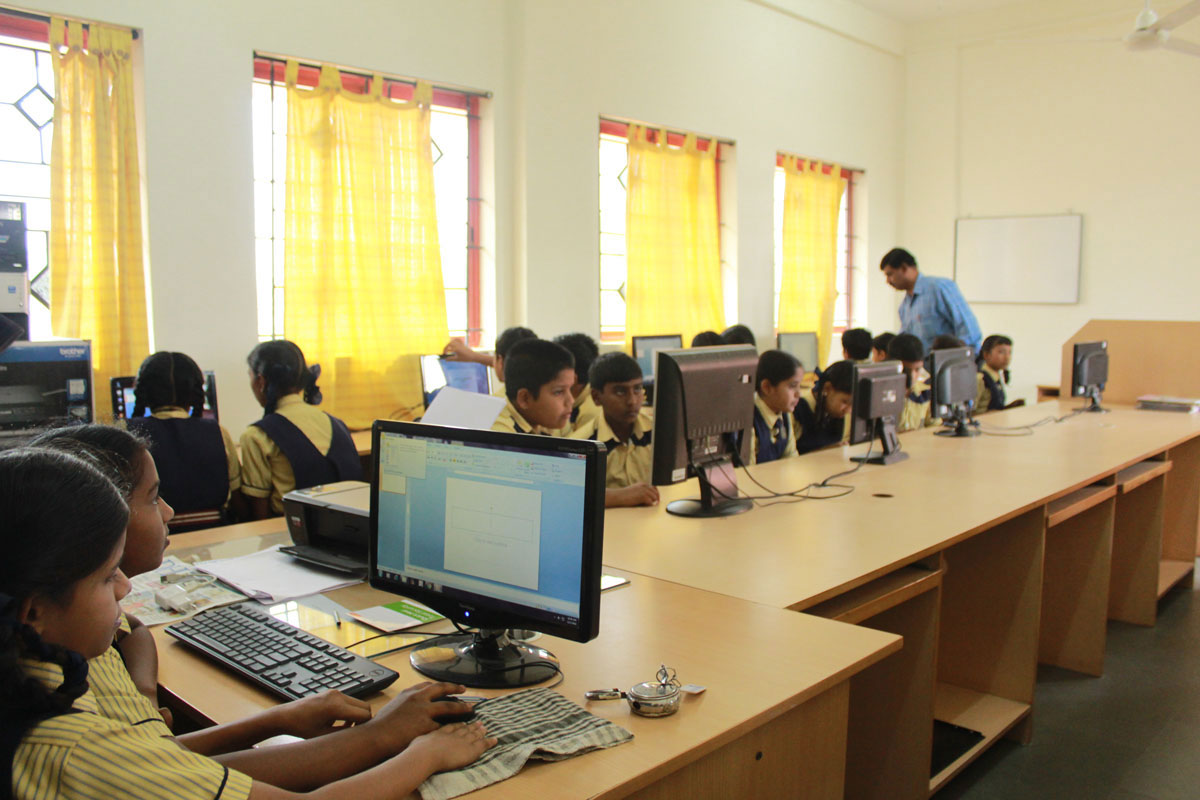 Oriental School Computer Lab