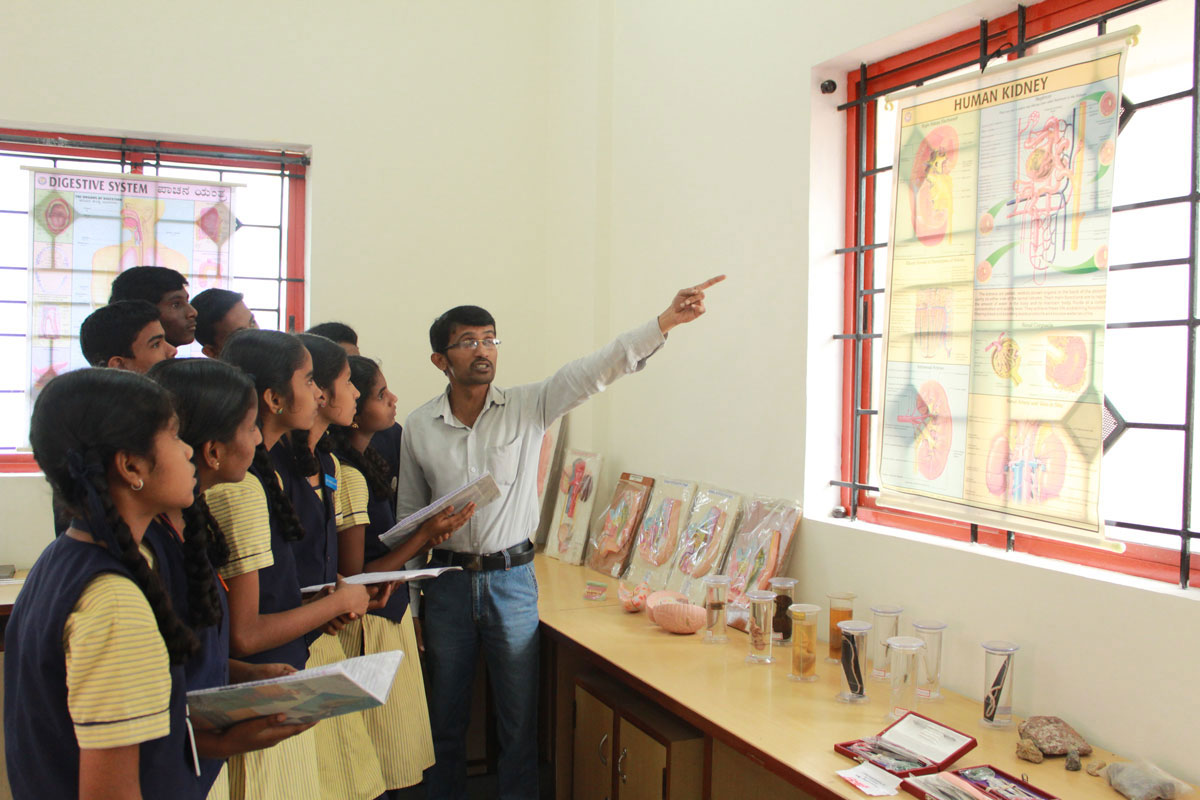 Oriental School Science Labl